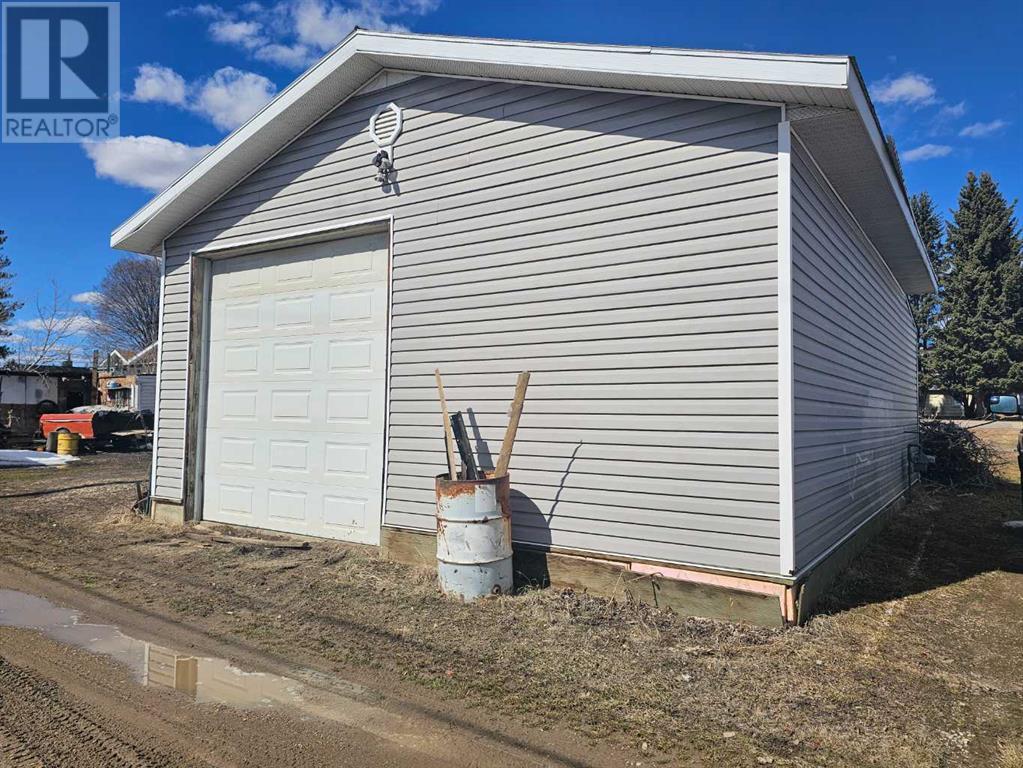 5019 52 Avenue, eckville, Alberta