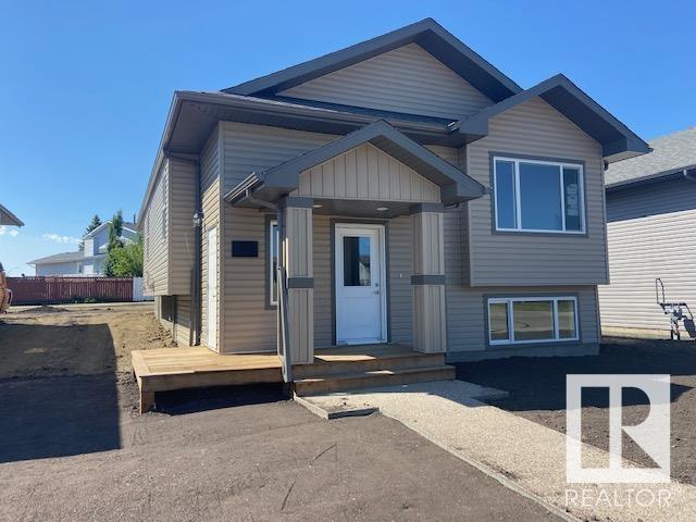 7413 44 AV, camrose, Alberta