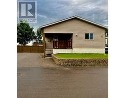 100 GRANDVIEW Crescent, fort mcmurray, Alberta