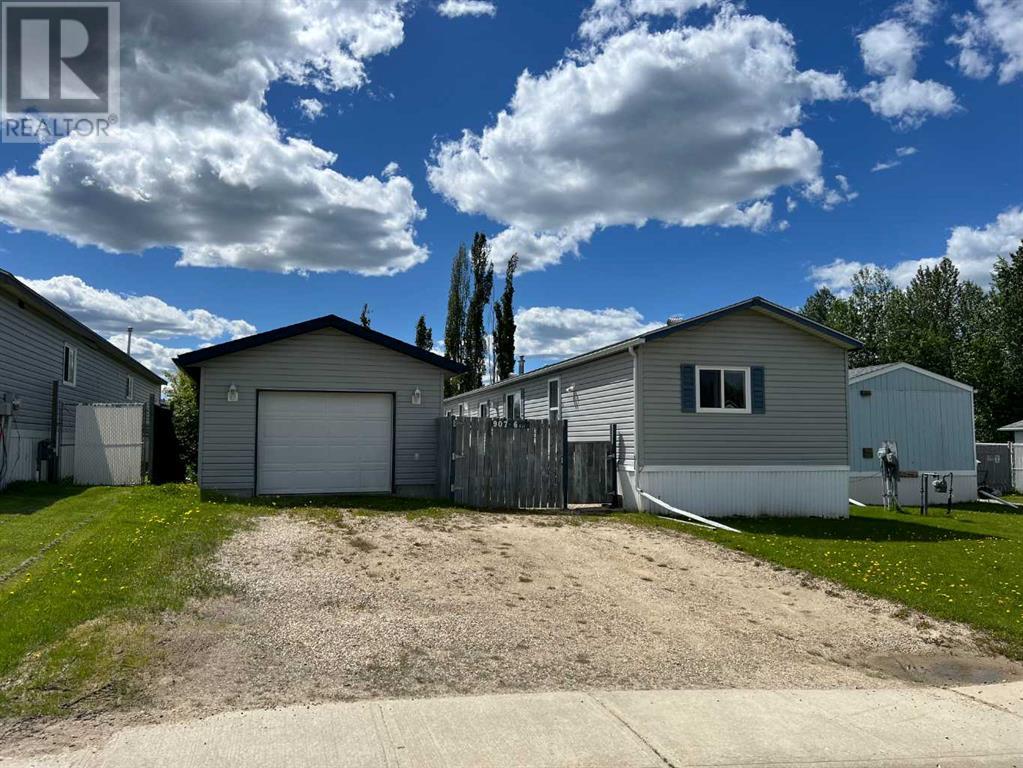 907 6 Avenue, fox creek, Alberta