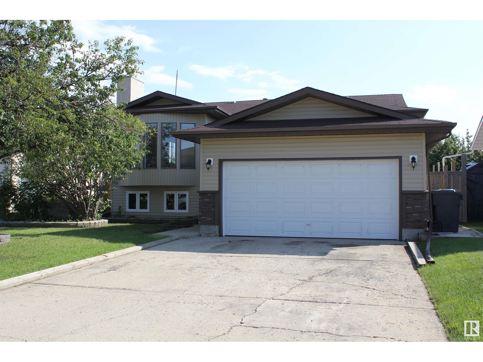 5129 58 AV, elk point, Alberta