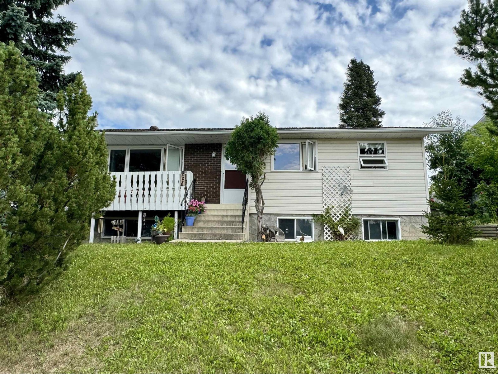 5228 46 AV, drayton valley, Alberta