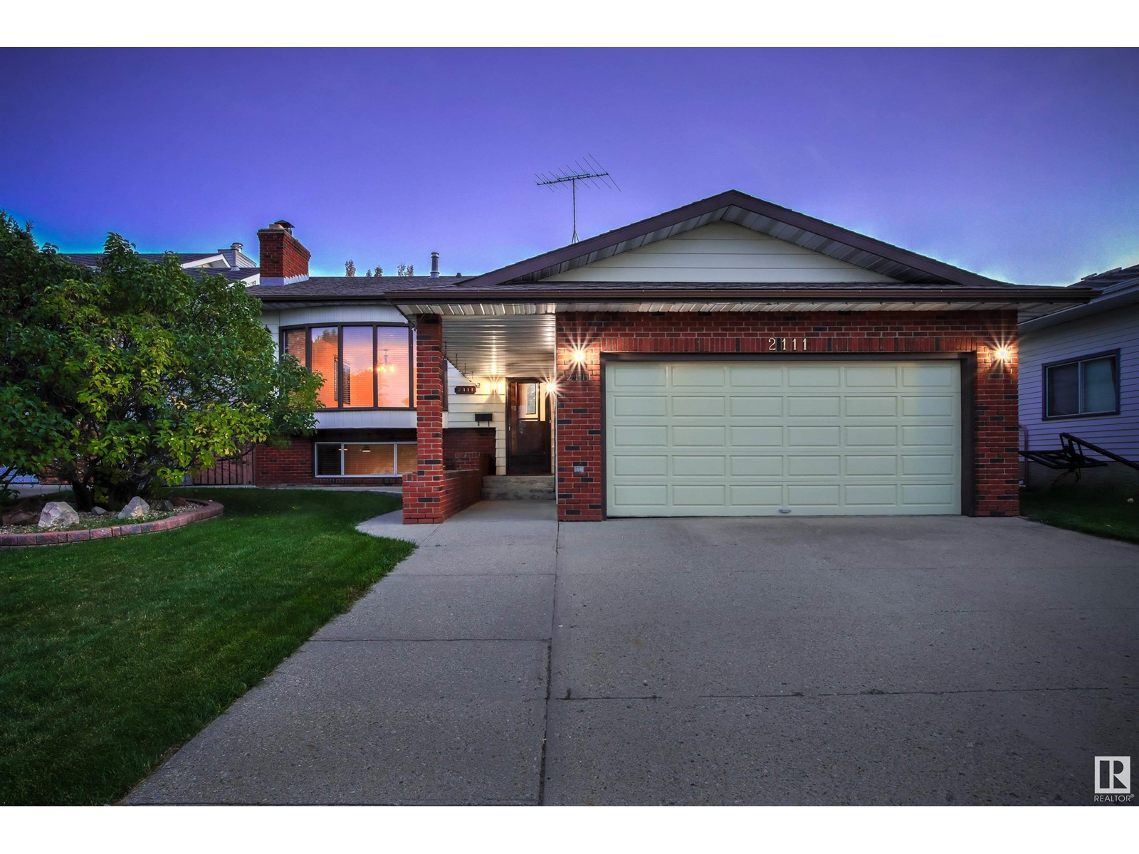 2111 104B ST NW, edmonton, Alberta