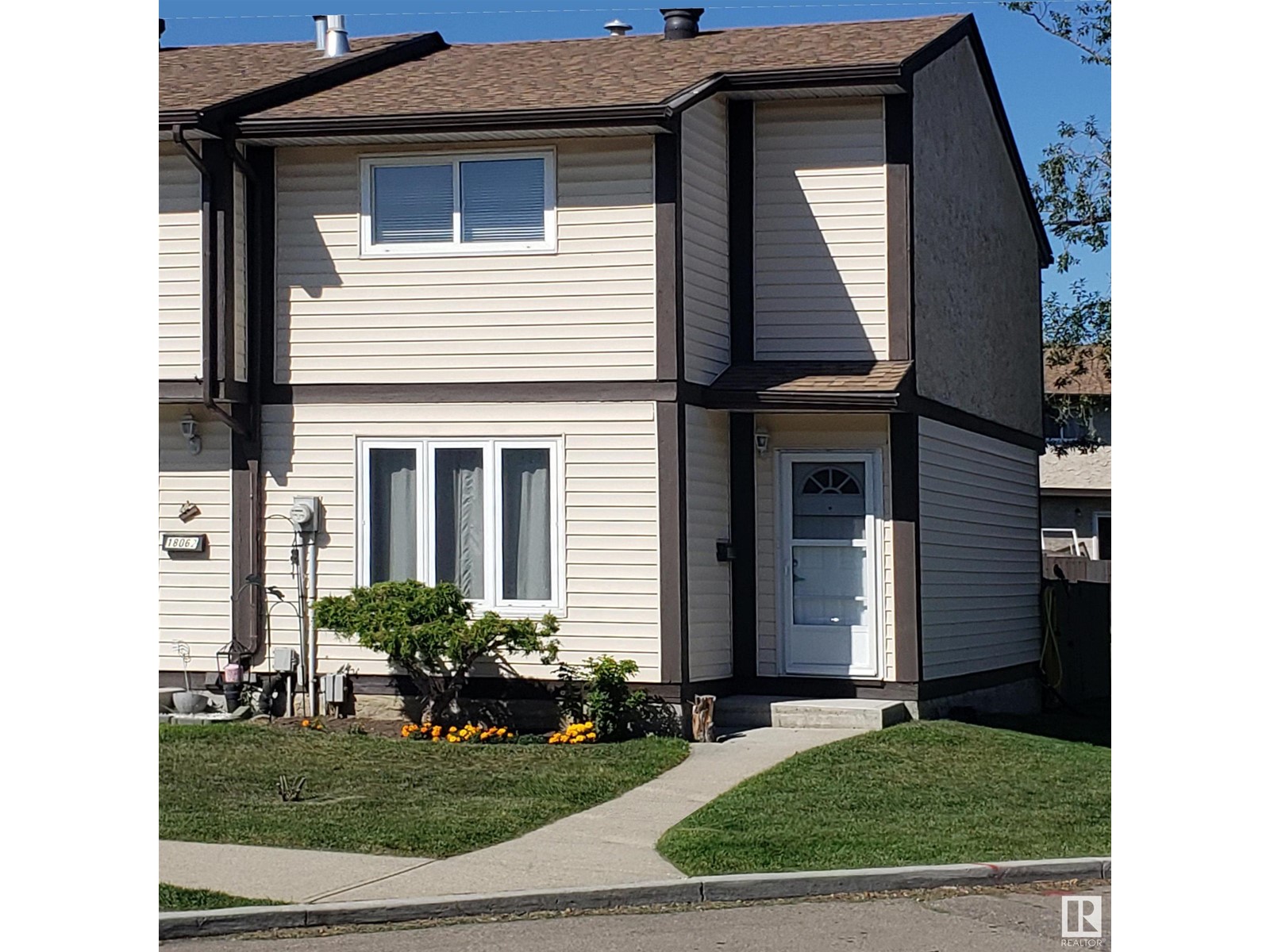 18060 93 AV NW, edmonton, Alberta