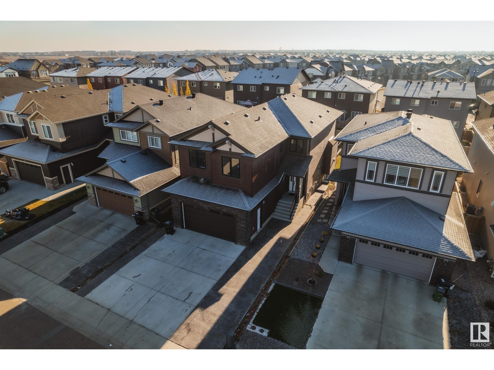 7731 176 AV NW, edmonton, Alberta