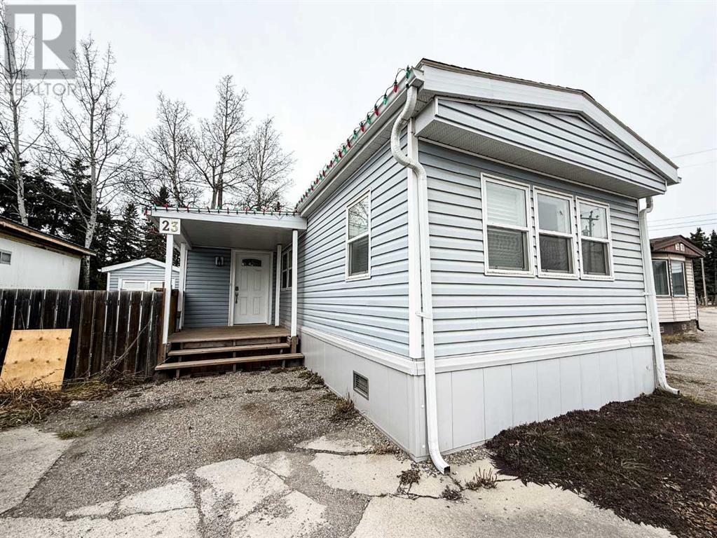 23, 145 East River Road, hinton, Alberta