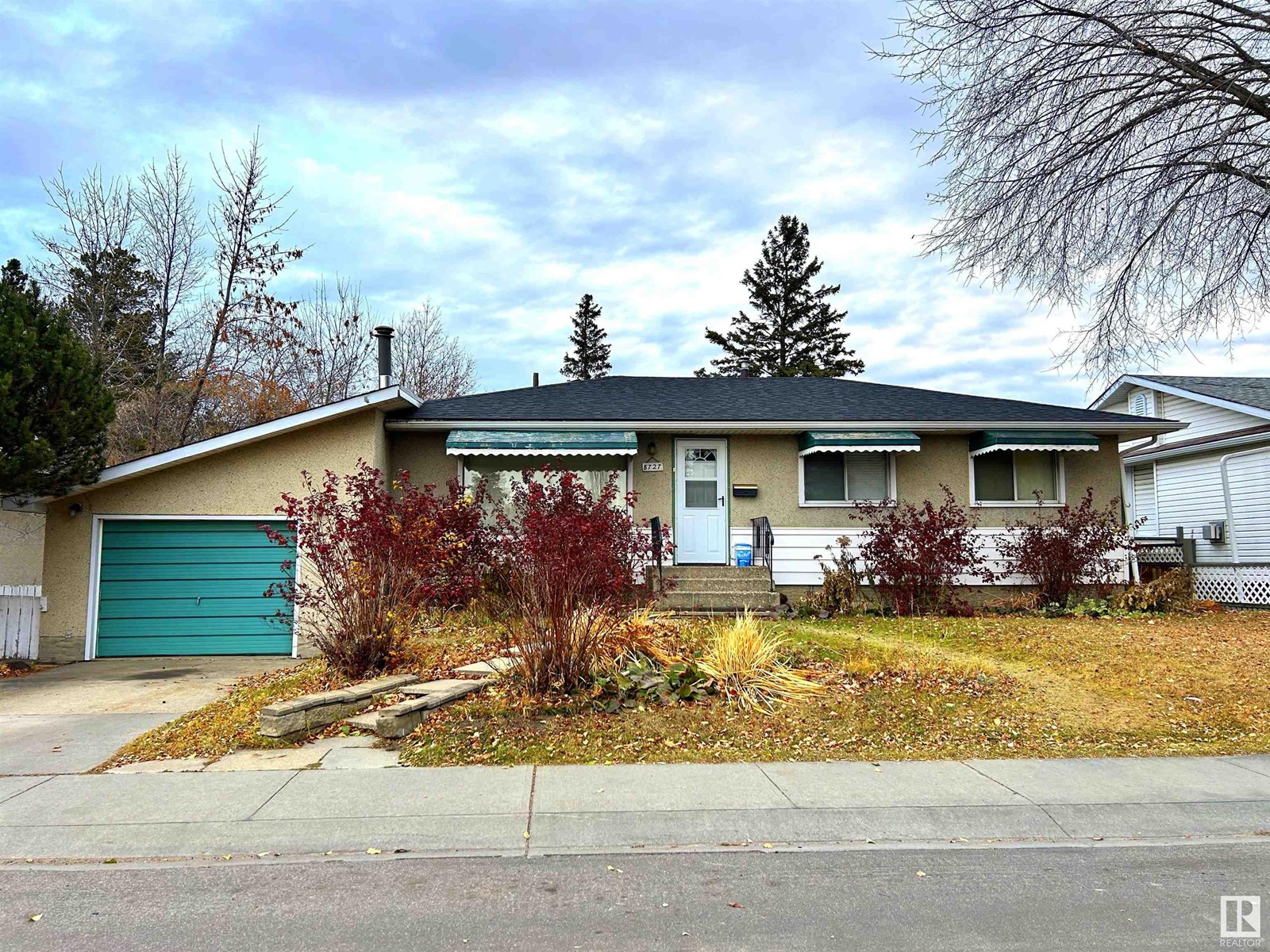 8727 163 ST NW, edmonton, Alberta