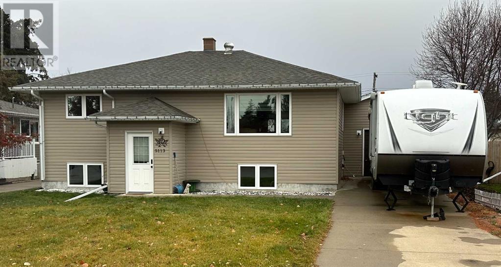 5113 51 Street, castor, Alberta