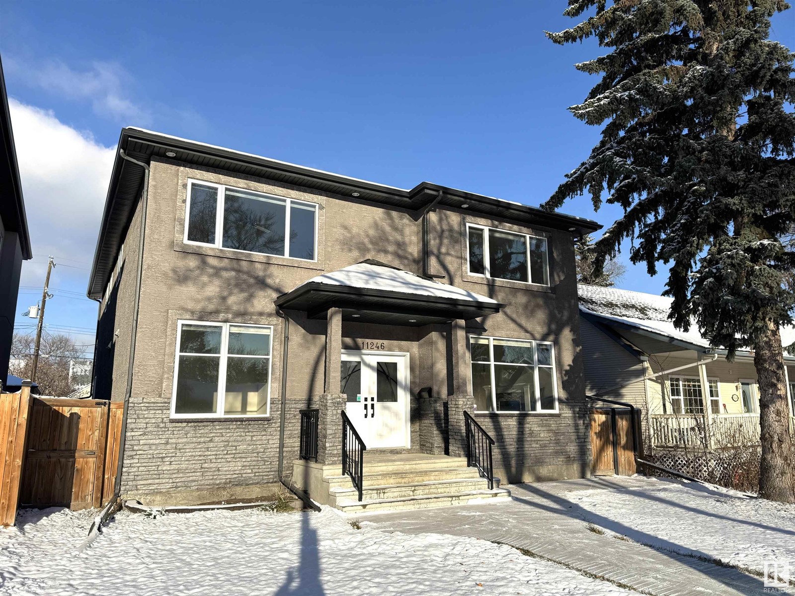 11246 75 AV NW, edmonton, Alberta